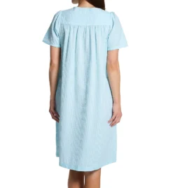 Miss Elaine Seersucker Short Sleeve Short Snap Front Robe 852612 -Pour Moi Bikinis Shop miss elaine miss01 852612 bs